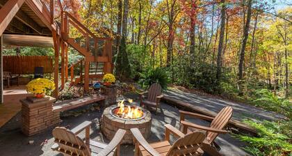 Abundant Peace | Montreat Home with Fire Pit, Gas Grill & Mountain Views!