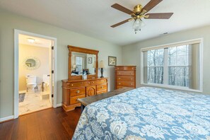 5 bedrooms, iron/ironing board, free WiFi, bed sheets