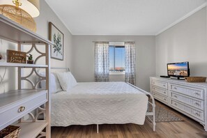 3 bedrooms, WiFi, bed sheets, wheelchair access - 3BD Corner Unit-Pool w Beach Access-Main Street (North Myrtle Beach)