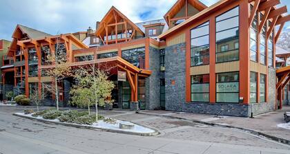 Bow 119 | Adorable Suite with Pool & Hot Tub