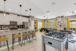 Fridge, microwave, oven, stovetop - Retreat's Prestige | Near Attractions | Kids Bedroom | Games | Private Pool (Davenport)