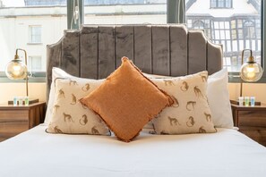 2 Schlafzimmer, Schreibtisch, Bügeleisen/Bügelbrett