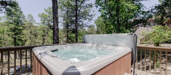 Relaxing Ruidoso Escape—3BR Cabin with Hot Tub & Nature Surroundings