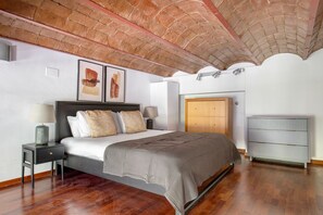 2 slaapkamers, een strijkplank/strijkijzer, wifi, beddengoed