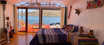 Uros TITIKAKA the Best lodge