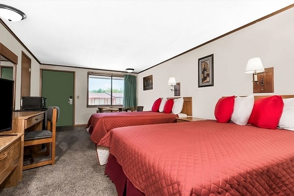 Amazing unit with 2 Double size beds; perfect for a group vacation! Exact unit will be assigned upon arrival. Views, colors and decor may vary.