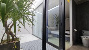 Eenvoudige studio | Badkamer | Handdoeken