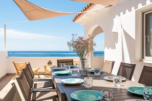 Outdoor dining - Villa 'Atalis' with Sea View, Wi-Fi and Air Conditioning (MENORCA)