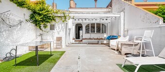 Vacation Home "Oliva Primera Linea" with Sea View, Private Terrace & Wi-Fi