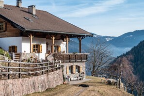 Exterior - Holiday Apartment "Thomasegg Hof Birke" with Mountain View, Shared Terrace & Wi-Fi (Sarentino)