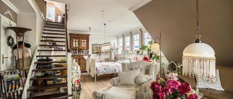 المنشأة من الداخل