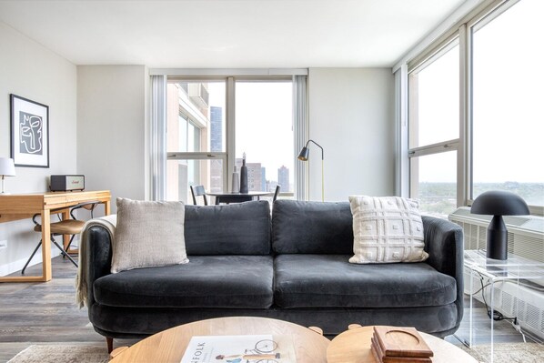 Télévision, chaîne hi-fi