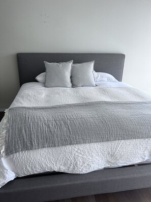 2 soverom og sengetøy