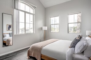 2 quartos, ferros/tábuas de passar roupa, Wi-Fi, roupa de cama