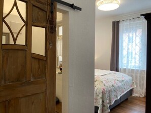 2 chambres, fer et planche à repasser, Wi-Fi gratuit, draps fournis