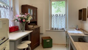 茶具/咖啡用具、冰箱、烤箱、炉灶