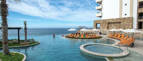 Piscina all'aperto, una piscina riscaldata