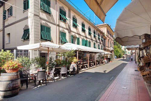 Apartment 'Beach Paradise - Napoleone' with Private Garden and Wi-Fi