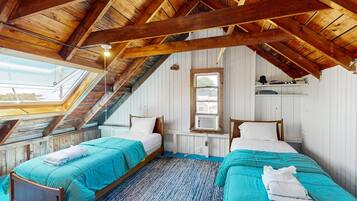 3 bedrooms, iron/ironing board, Internet, bed sheets