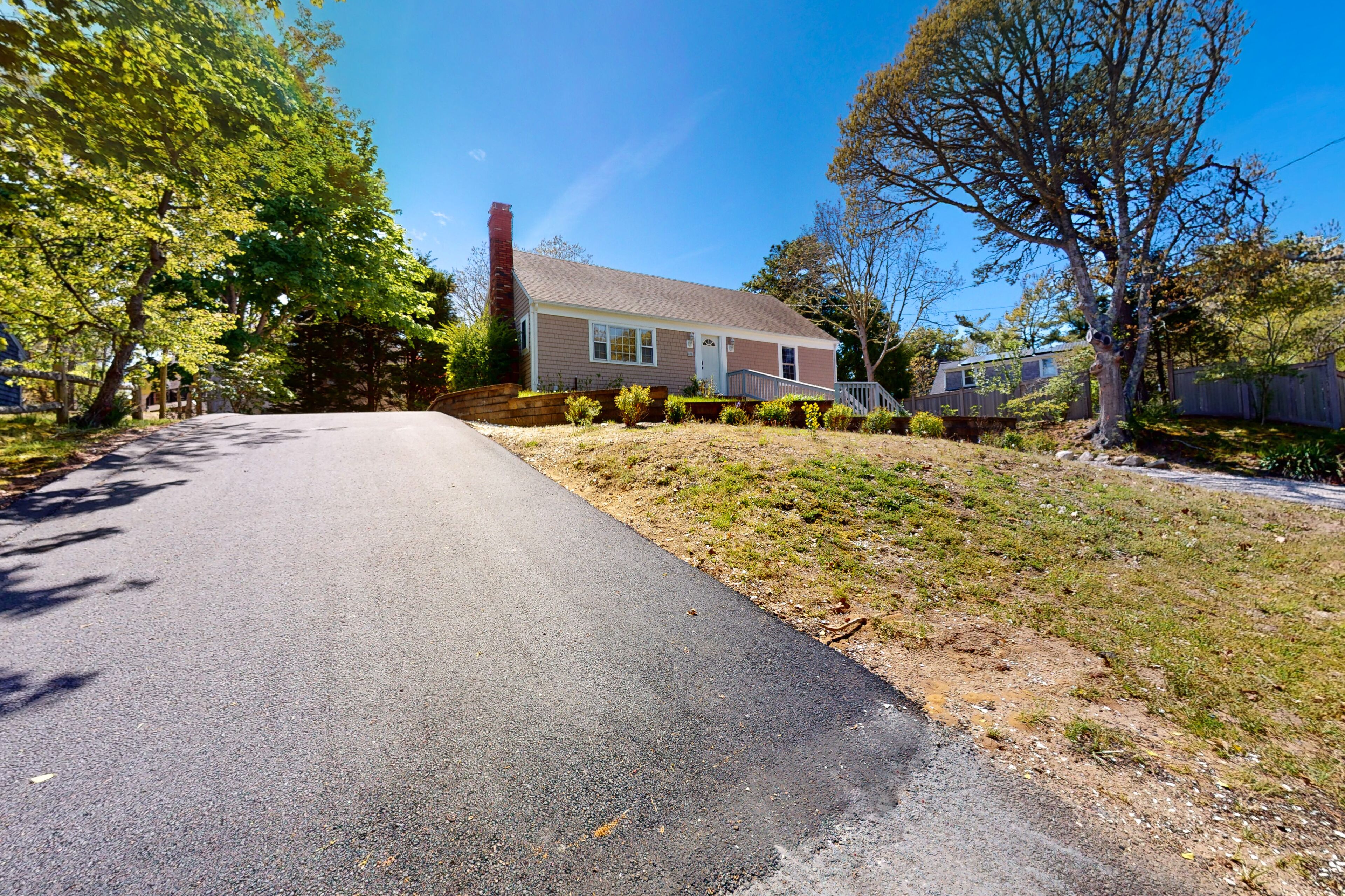 Bright home walking distance to Main Street with great patio, firepit & bikes