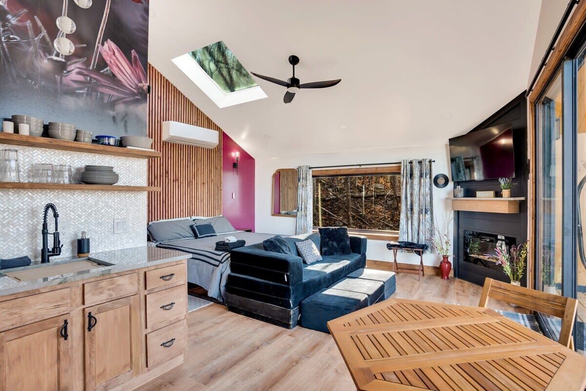 TV, fireplace, offices