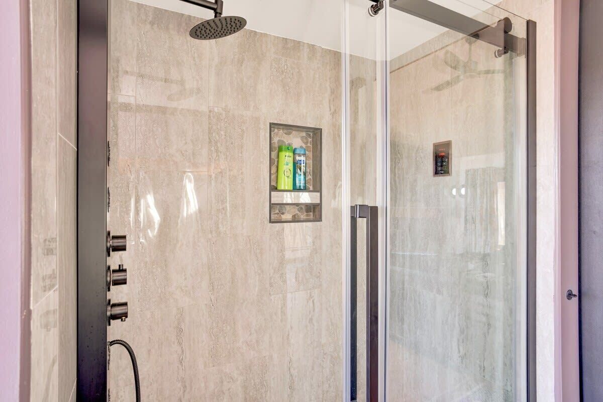 Shower, towels