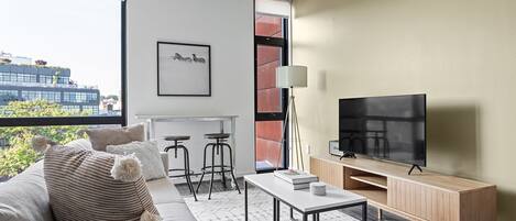 Fernseher, Stereoanlage