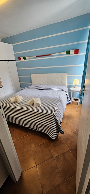 2 多间卧室、免费 WiFi、床单