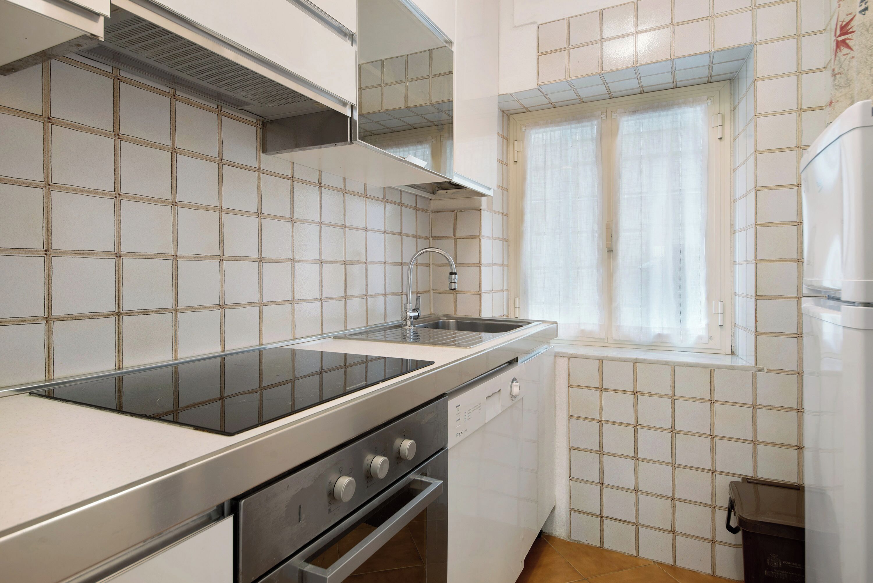 Kühlschrank, Herdplatte, Geschirrspüler