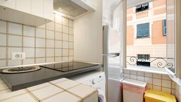 Kühlschrank, Ofen, Herdplatte, Geschirrspüler