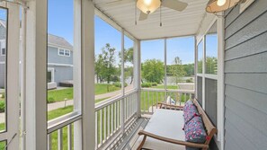 Interior - On Cloud Wine | Cottages at Heron's Landing (Ottawa)