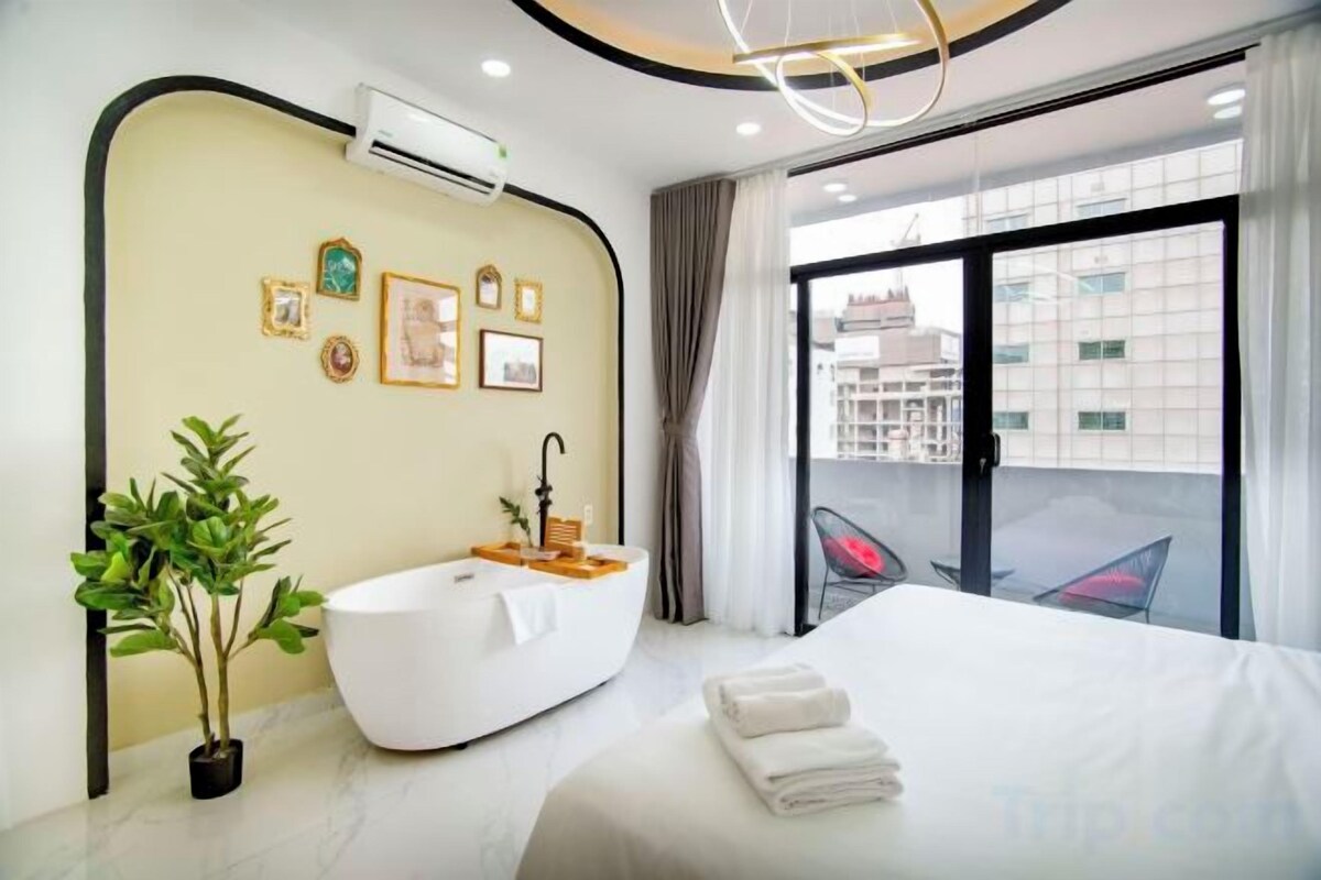 Minibar, desk, blackout curtains, soundproofing