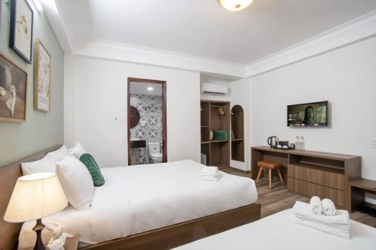 Minibar, Schreibtisch, Verdunkelungsvorhänge, schallisolierte Zimmer