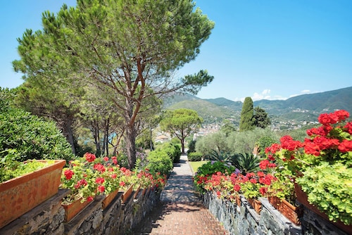 Villa 'Mesco' with Mountain View, Private Pool and Wi-Fi