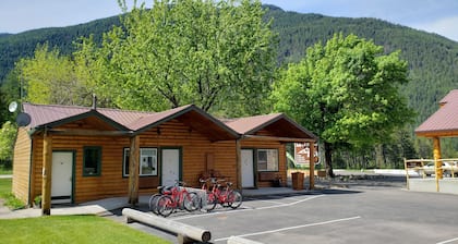 Beargrass Lodging and RV Resort
