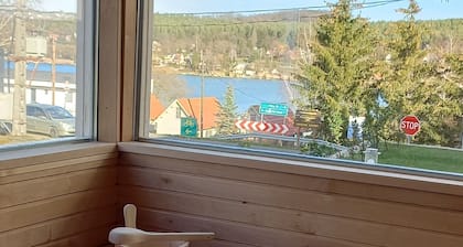 Apartment with panoramic lake view, sauna, close to hiking trails.
