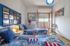 2 makuuhuonetta, silitysrauta/-lauta, ilmainen Wi-Fi, vuodevaatteet