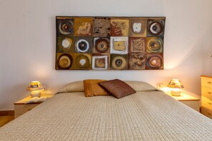2 bedrooms, iron/ironing board, free WiFi, bed sheets - Villa 'Brandinu' with Mountain View, Terrace & Wi-Fi (sassari)
