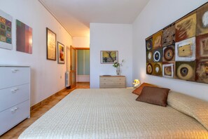 2 chambres, fer et planche à repasser, accès au Wi-Fi (inclus)