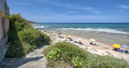 Holiday Home 'La Casa Nel Mare A Castelsardo' close to the Beach with Sea View & Terrace