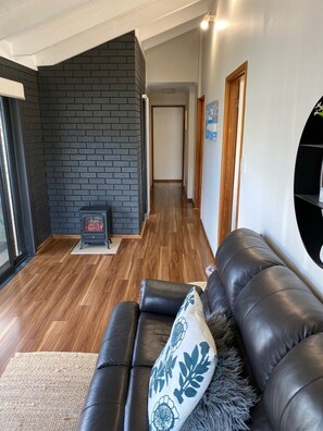 Interior - Spacious Family Entertainer- Close to Wineries, Adventure Park and the bay (Clifton Springs)