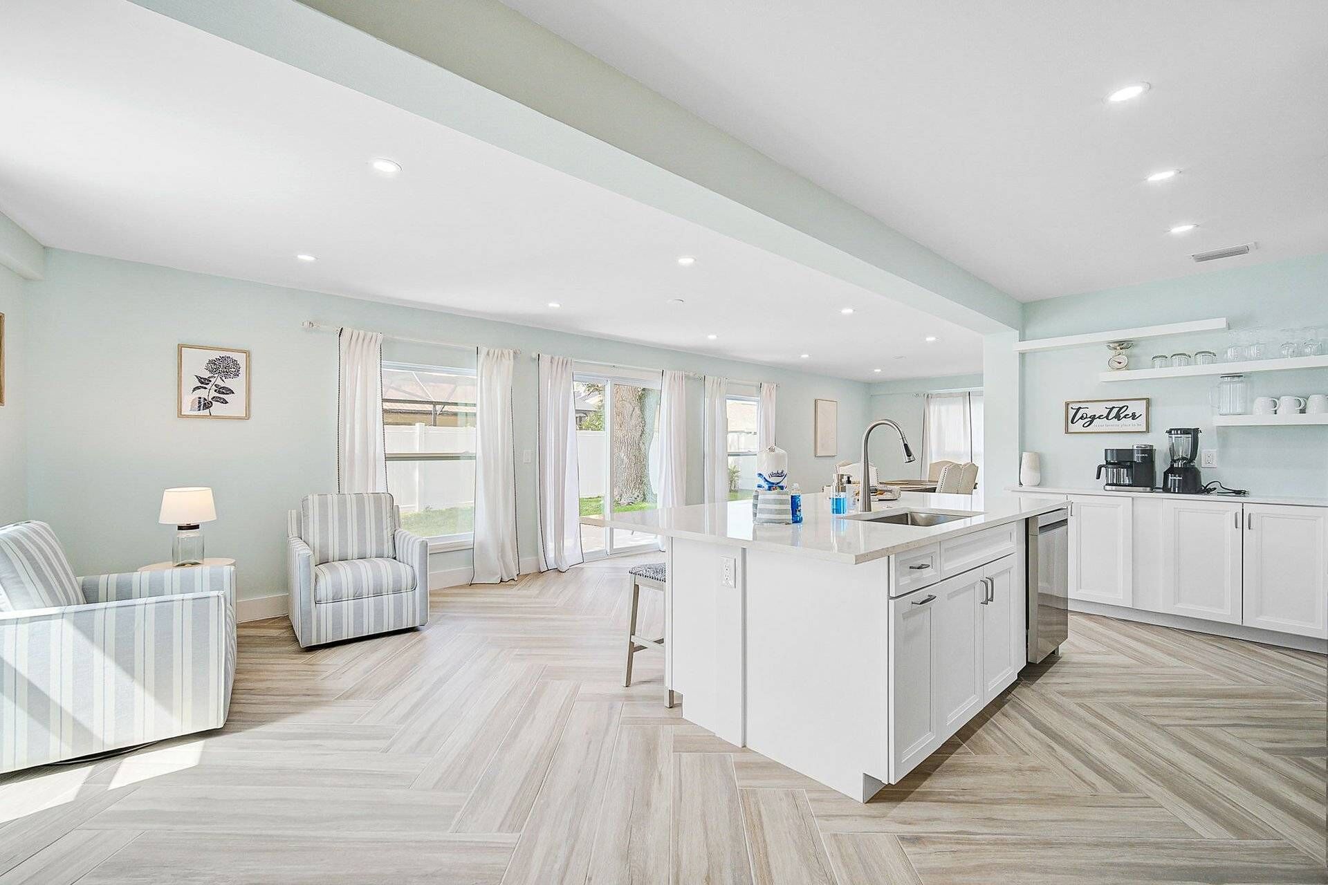 المنشأة من الداخل