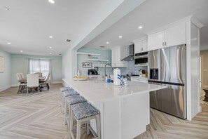 Fridge, microwave, oven, stovetop - Tranquil Breeze Getaway - Private Hot Tub, EV Charger, Peaceful Setting, Near Beautiful Beaches! (Bradenton)