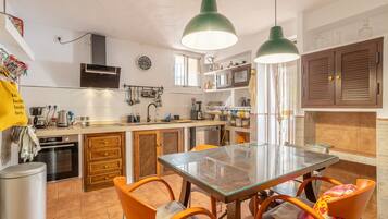 Refrigerador, horno, parrilla de estufa y lavavajillas