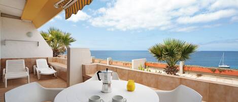 تناول الطعام بالخارج