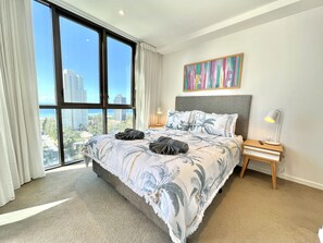 2 Schlafzimmer, Schreibtisch, Bügeleisen/Bügelbrett, Reisekinderbett