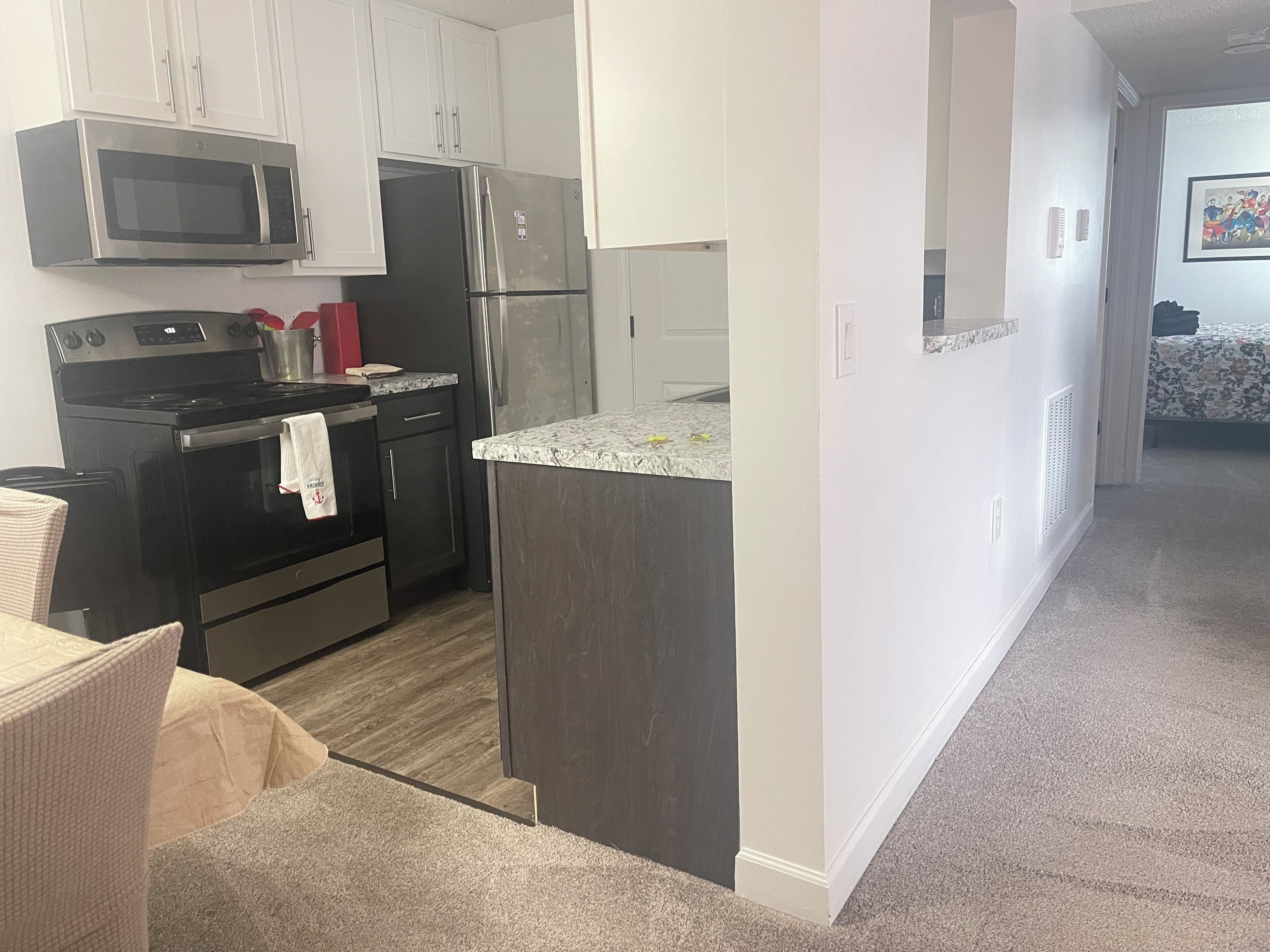 Miami Gallery Superior King Bedroom with SHARED Bathroom | Private kitchen | Toaster, dining tables