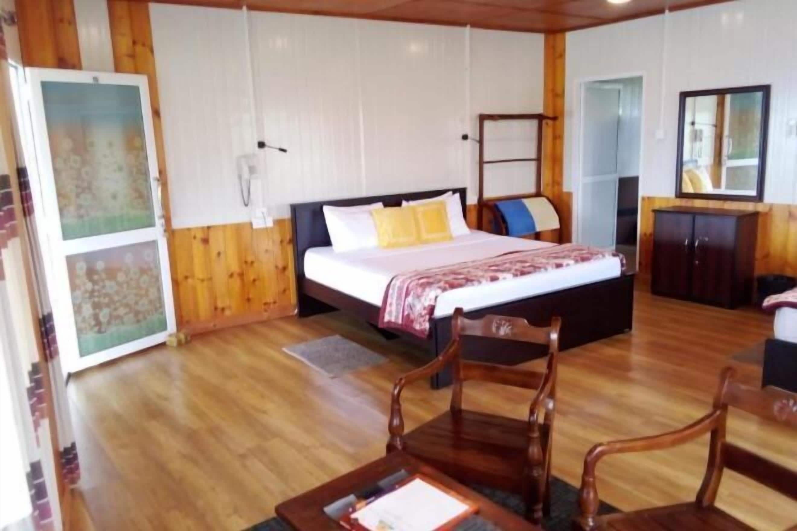 Premium bedding, minibar, individually decorated, individually furnished