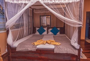 华丽三人房, 无烟房, 山景 | 高档床上用品、迷你吧、特色装修、特色家居