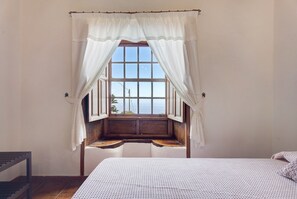 2 bedrooms, iron/ironing board, free WiFi, bed sheets - Holiday Home 'El Naranjo Viejo' with Sea View, Wi-Fi and Air Conditioning (Tijarafe)